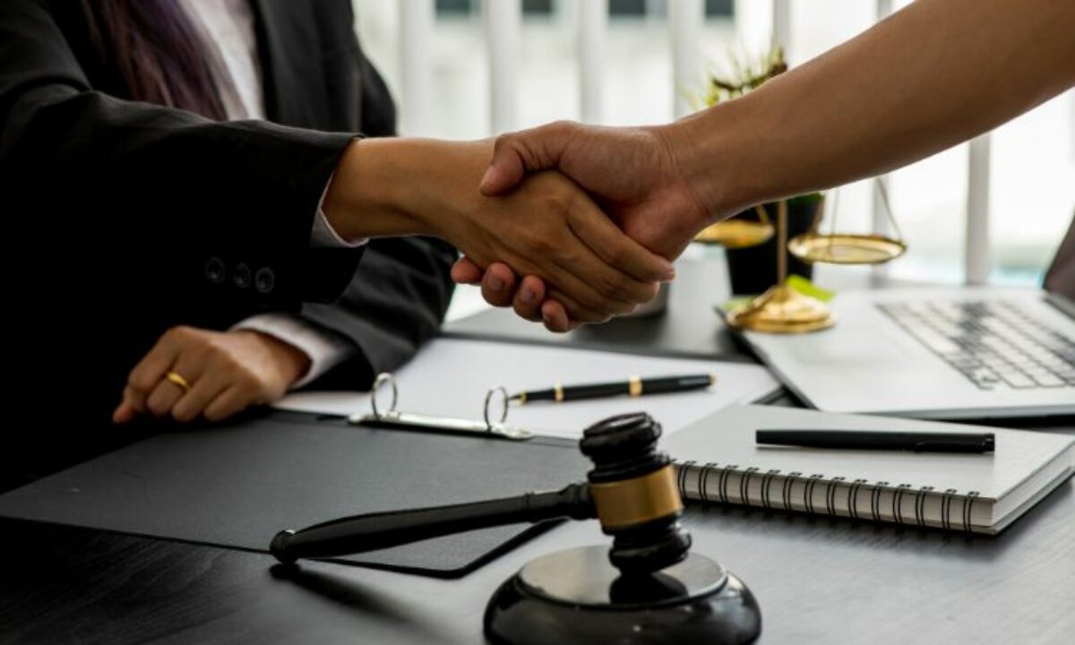 ¿Por qué el derecho es fundamental en la sociedad moderna?